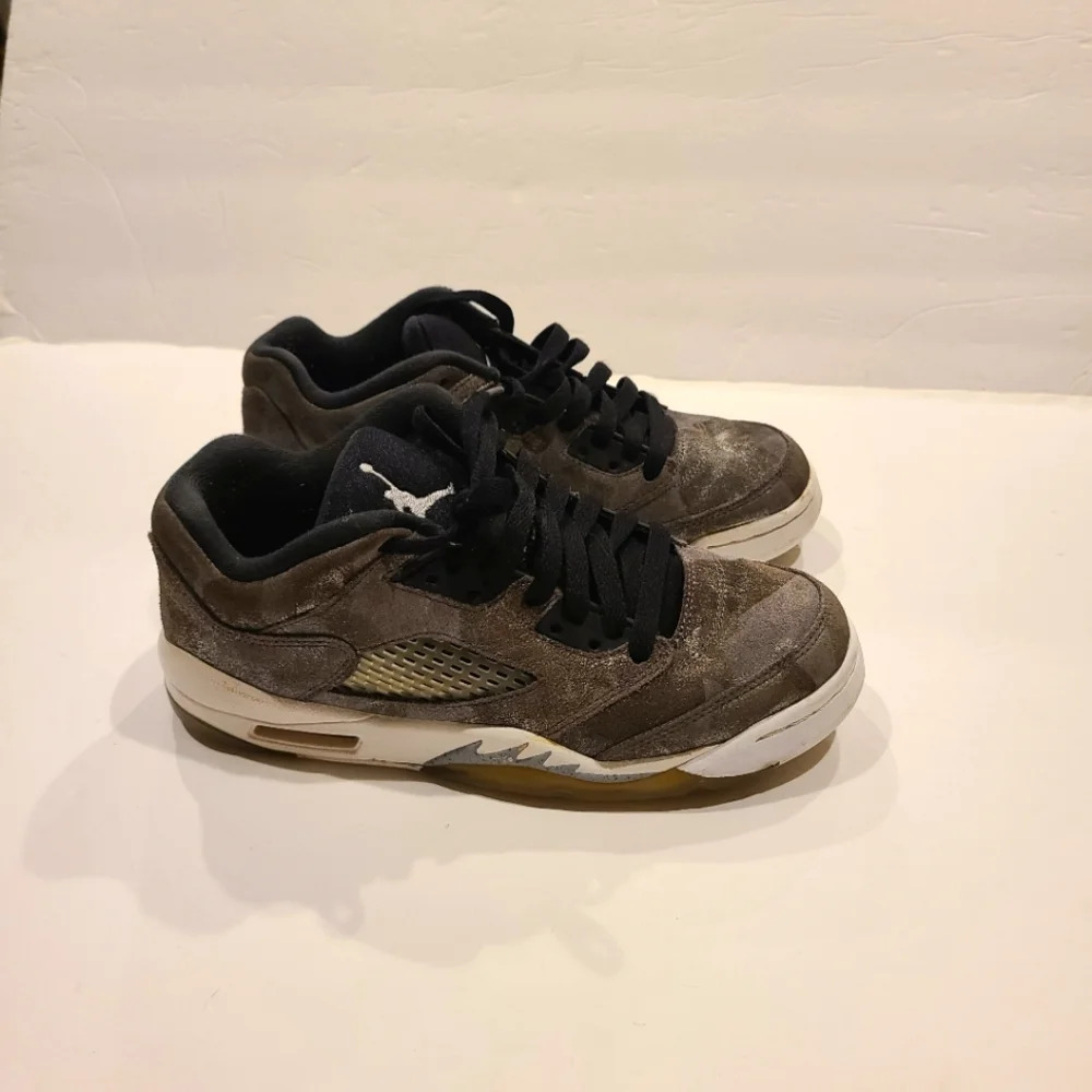 Nike Air Jordan 5 retro low sneakers boys sz.6Y camo /metallic